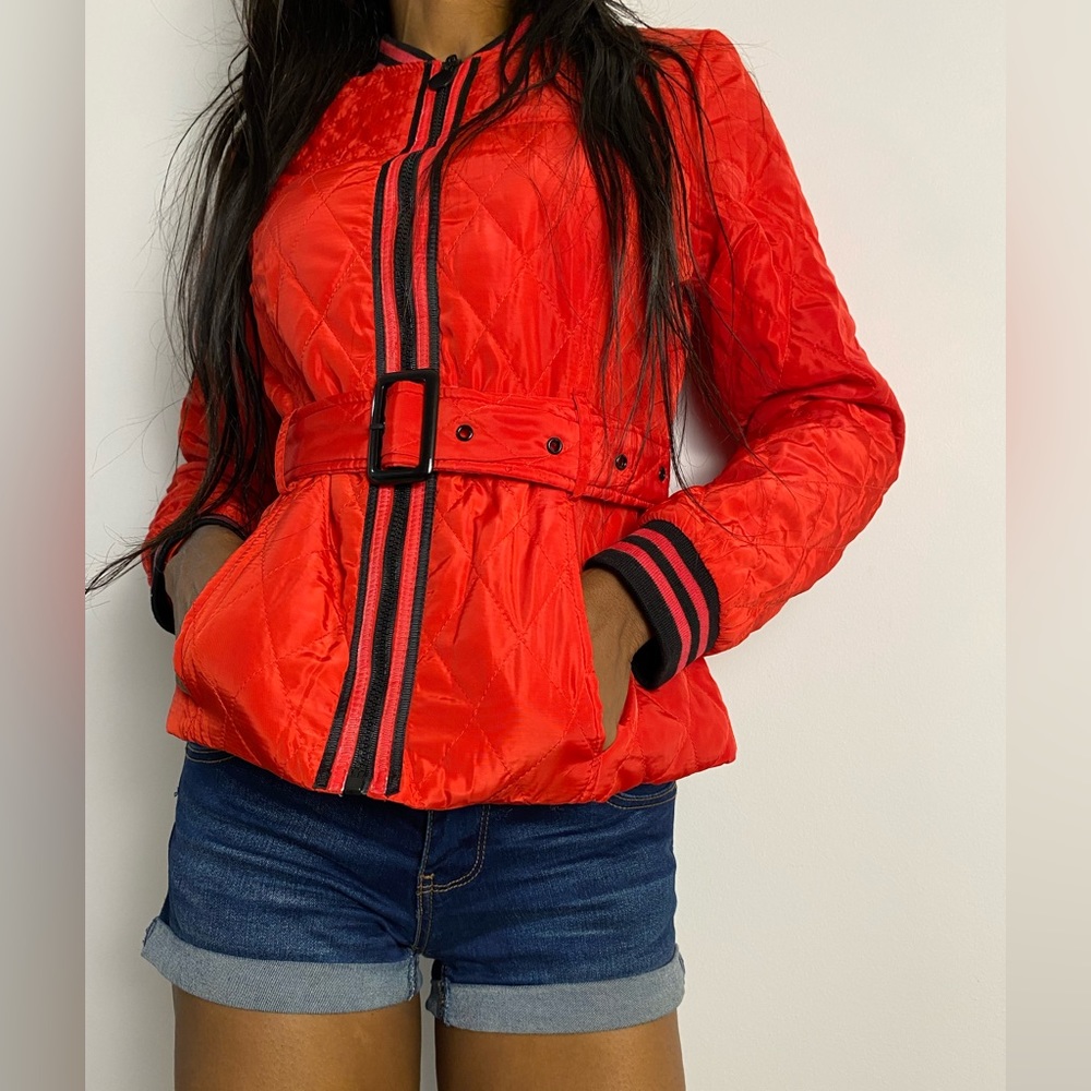 NWOT Gorgeous Women’s Red Retro Black Trim Windbreaker Belted Jacket, - Picture 7 of 9